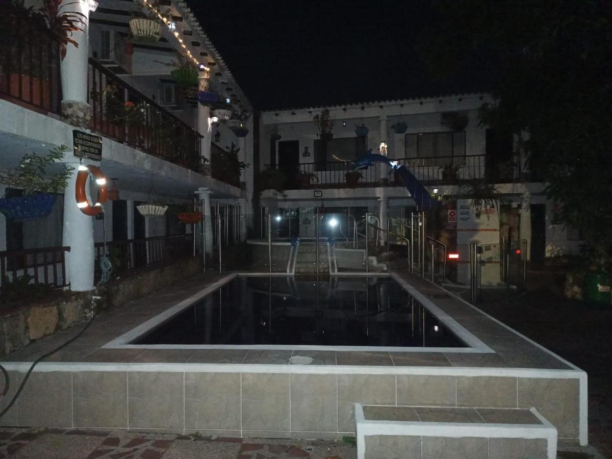 Hotel Villa Maritza Melgar Buitenkant foto