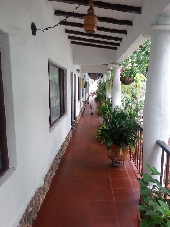 Hotel Villa Maritza Melgar Buitenkant foto