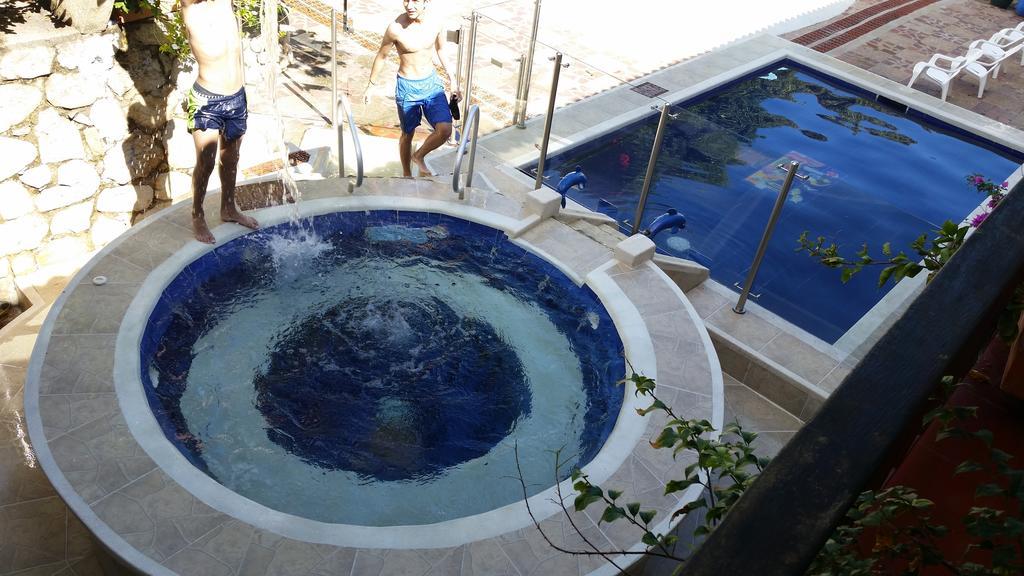 Hotel Villa Maritza Melgar Buitenkant foto