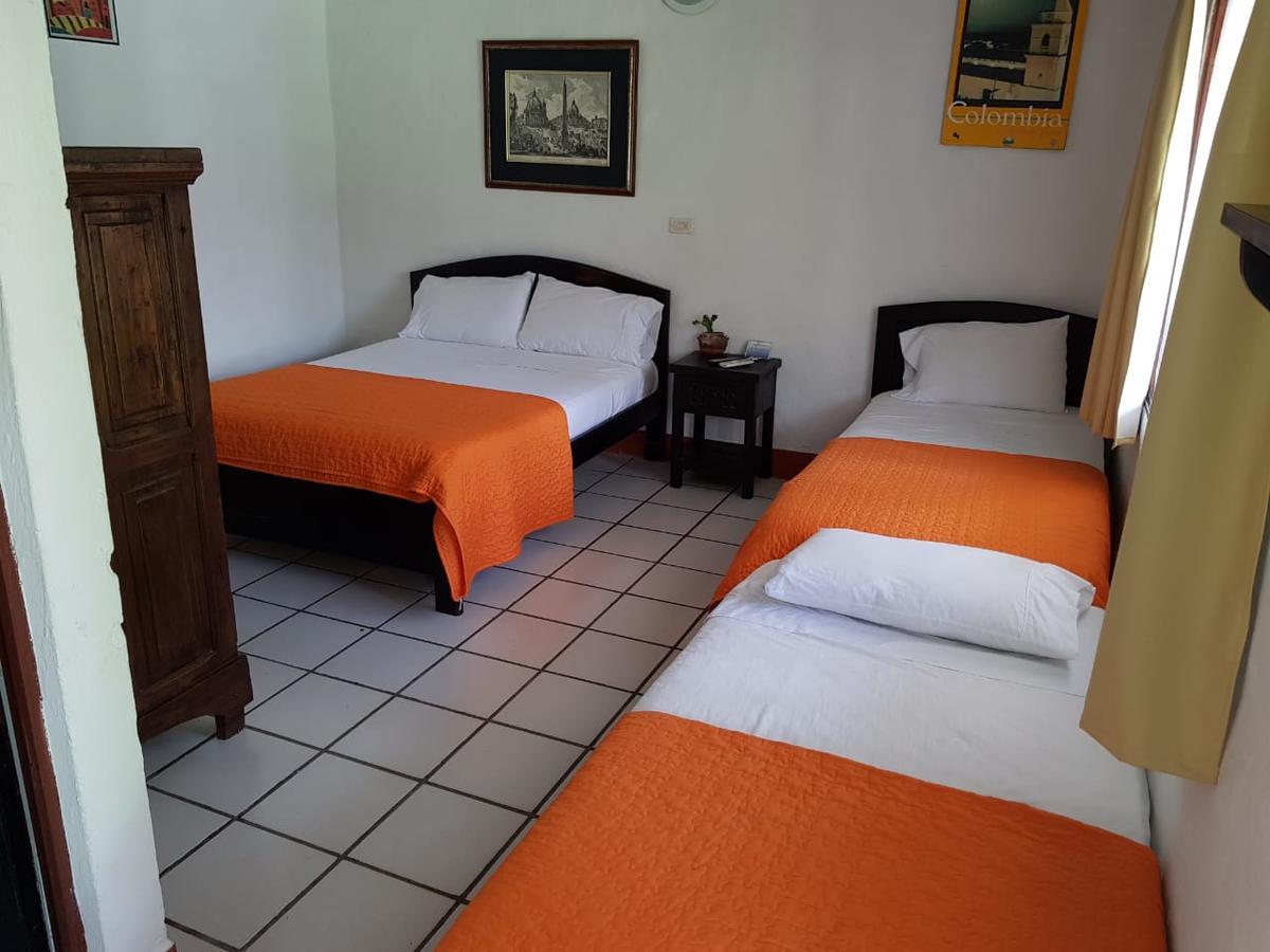 Hotel Villa Maritza Melgar Buitenkant foto