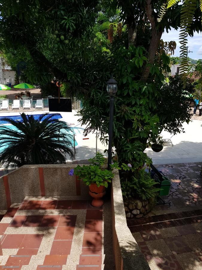 Hotel Villa Maritza Melgar Buitenkant foto