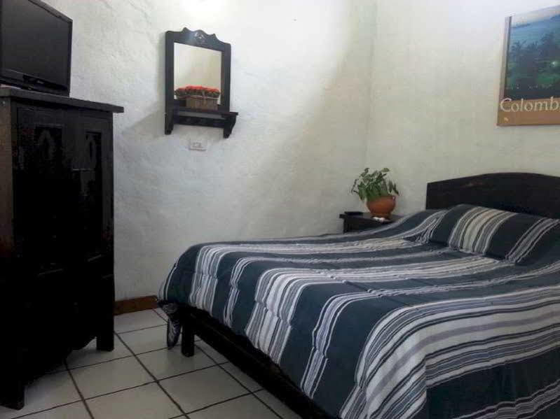 Hotel Villa Maritza Melgar Buitenkant foto